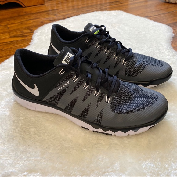 cihualtecobreed's tweet photo. So good I had to share! Check out all the items I'm loving on @Poshmarkapp #poshmark #fashion #style #shopmycloset #colehaan #landsend #nike: https://t.co/raLOk7r5re https://t.co/qN59wwDGj3