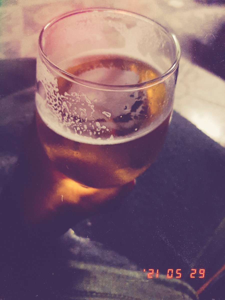 juudhy's tweet photo. #ModoCuarentena 😎🥂 https://t.co/bGOn1dUf1Y