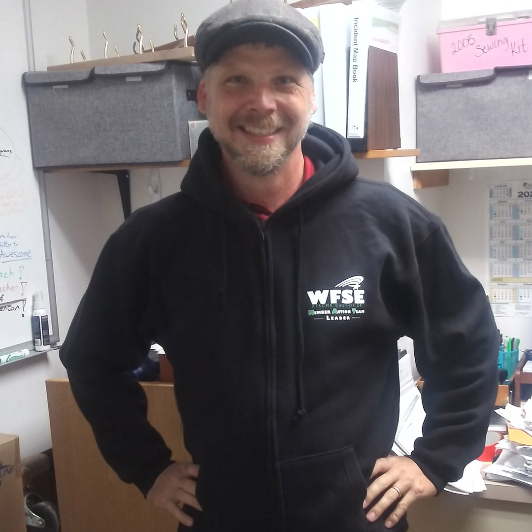 wfsec28's tweet photo. This is power in the workplace. Rainier School Local 491 Member Action Team (MAT) Leaders Jason Mohlzan, Rex Harper, Julie Montgomery, Elizabeth Scharp, Willis McNabb, Mary Katherine Dart and MAT Captain Brittany Barber.

Get involved: https://t.co/y5CVxCA1VA

#TakeItToTheMAT https://t.co/vETUacaD6c