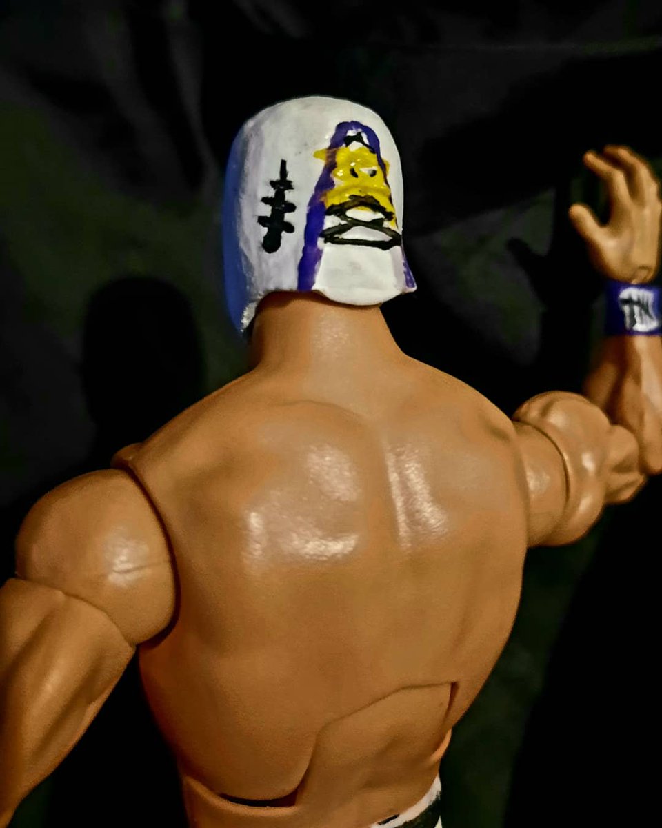 itFigures8's tweet photo. Custom @AEW @Pres10Vance figure from his match against Jack Evans. Its finally complete and I'm extremely proud of how it came out. I hope this thing can make its way around to him one day somehow! #AEW #darkorder #pres10 #joindarkorder #custom #prestonvance #customfigure #fanart https://t.co/C0WZ0C1NcF