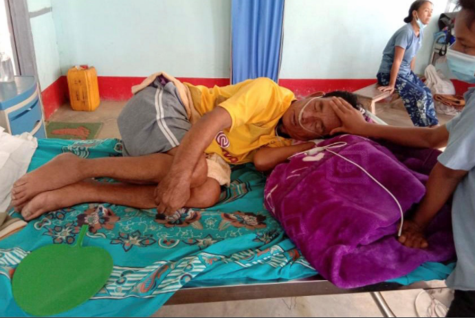 Another grave danger faces Myanmar with a health system and anti-COVID-19 programme that have collapsed under junta rule. A new wave of coronavirus cases are showing up near the border with India. #WhatsHappeningInMyanmar reut.rs/3p11XNX