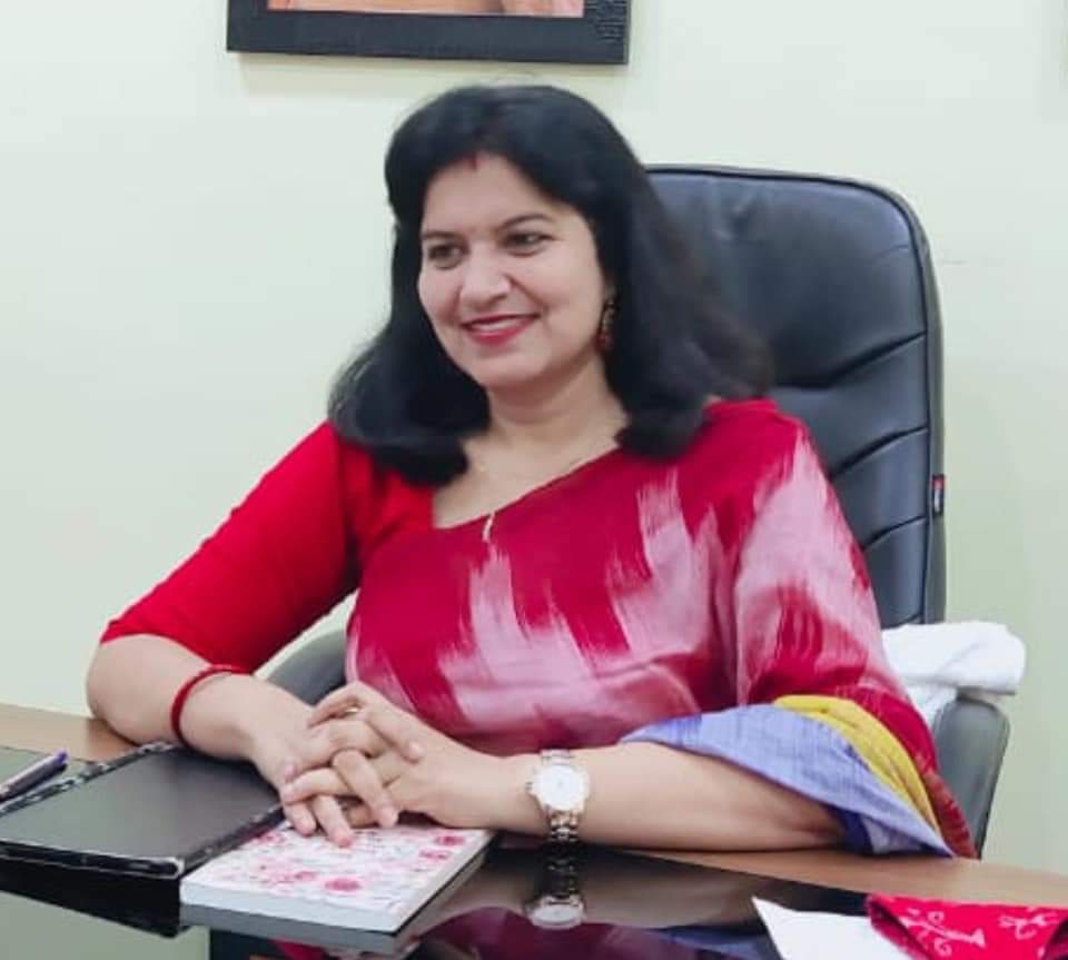 AprajitaSarangi's tweet photo. Was a pleasure to interact with more than 500 members of @Yfaodisha(Youth for Action)-a body of committed youth-yesterday.Heard many of them-their dreams &amp;  expectations.Talked of the need for tremendous hard work, a positive mindset &amp; touching the lives around us.Miles to go. https://t.co/X6q6UmBIGi