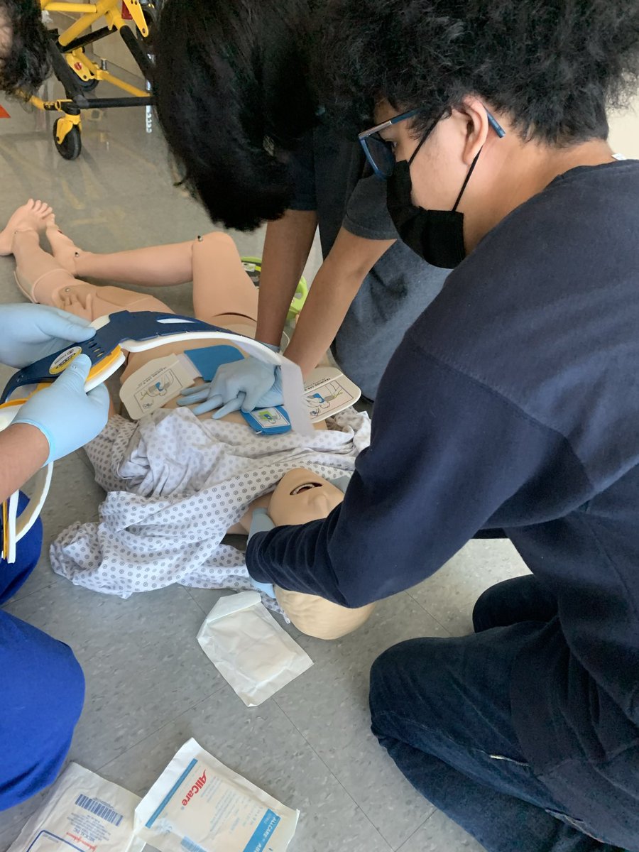 MLeedsRN's tweet photo. Teaching a skill based class has been a challenge in a COVID world. So THANKFUL that these students rose to the challenge and hung in there! Looking forward to seeing whatโs next for each of you! #futureEMTs @dpscte @LJackieT @JulieAPack https://t.co/QrorMUWZ6p