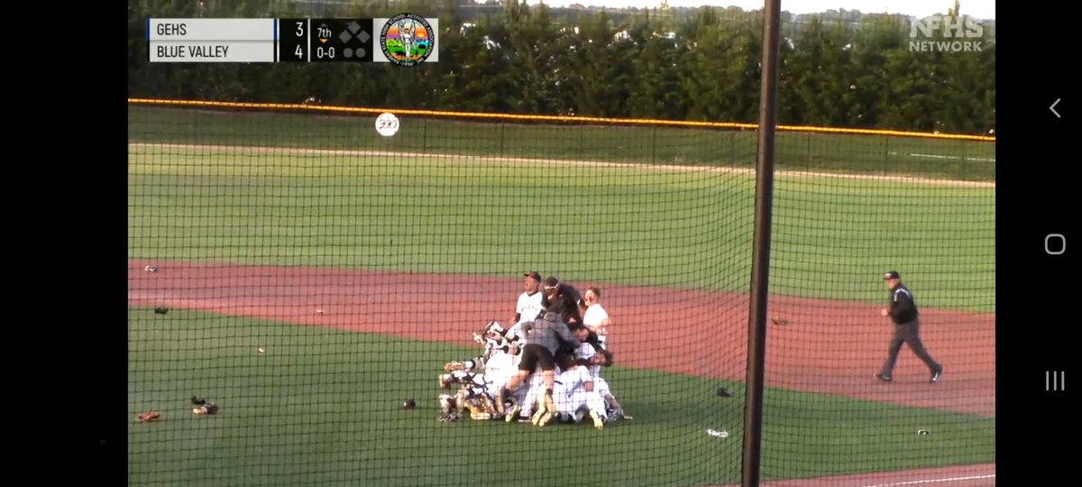 810varsity's tweet photo. Crown em @KSHSAA 6A state baseball champs! Blue Valley rallies for a 4-3 win in the title game over @GEHSBlazers and celebrated after the out at first. https://t.co/O7MA00ymEf