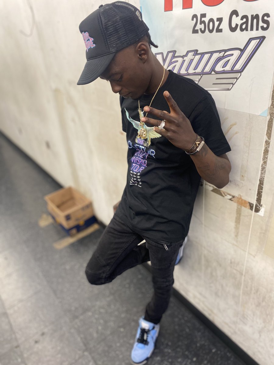 Emoney_NFC's tweet photo. Young Don 🌟 #NFC✨✨✨ #4EvaCake💔 https://t.co/KbYZm8qdnK