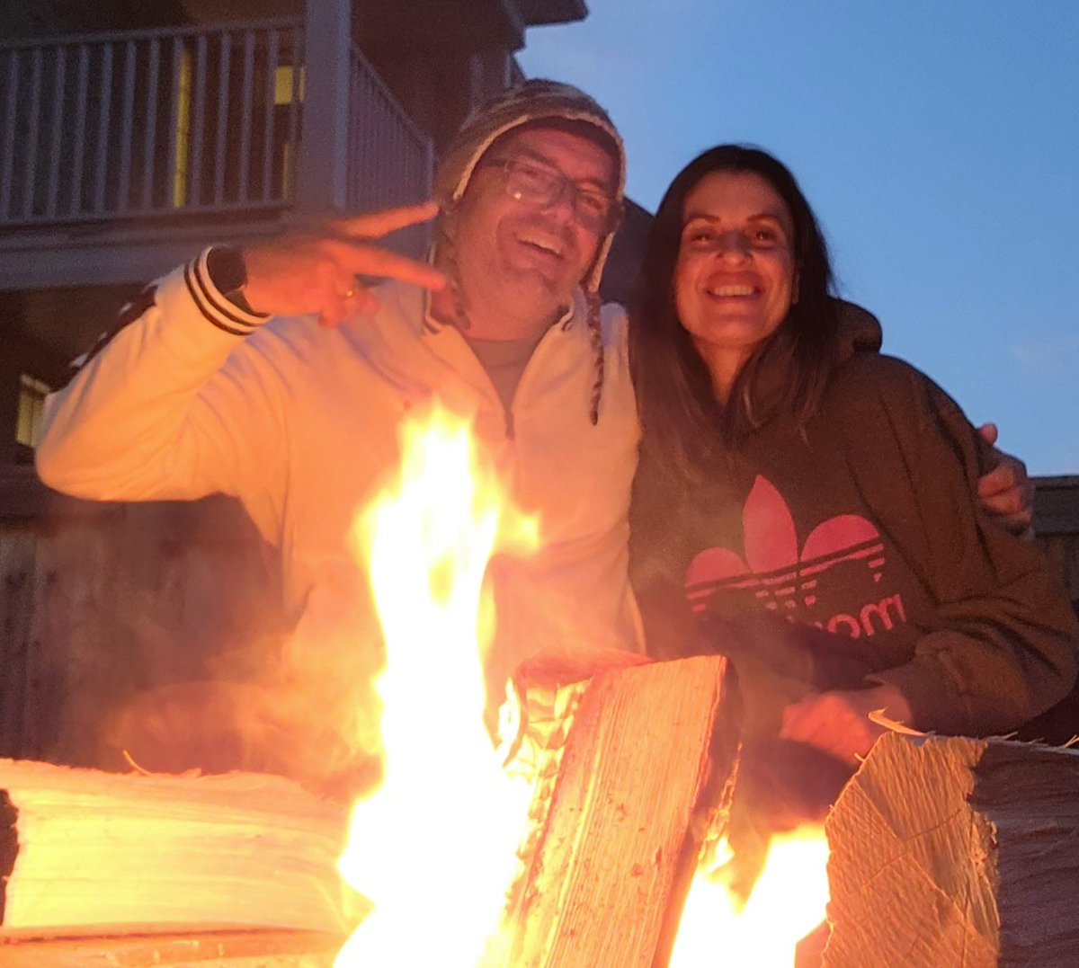 Beautiful evening  with my sweetheart! Not so cold with a nice fire like this!