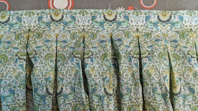 I'm a bit super proud of my perfect pattern-matched pleats. 😊😊   #sewing https://t.co/WNlFDZmIT8<a href="/tag/sewing"class="tags"><span>#sewing</span></a>