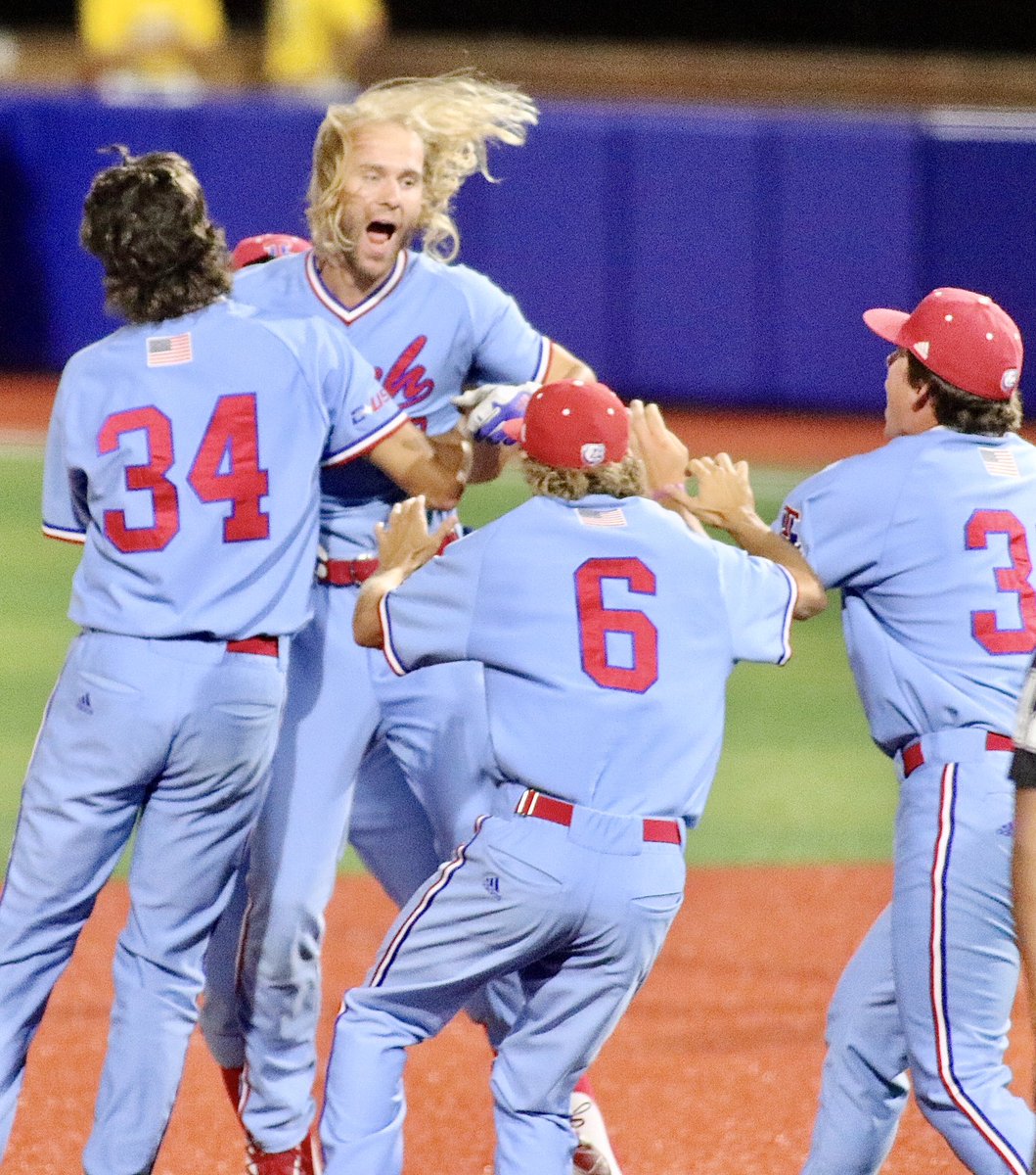 LATechBSB's tweet photo. GOOD VIBES ONLY. GOOD VIBES ONLY. GOOD VIBES ONLY. https://t.co/4KPNY3C53u