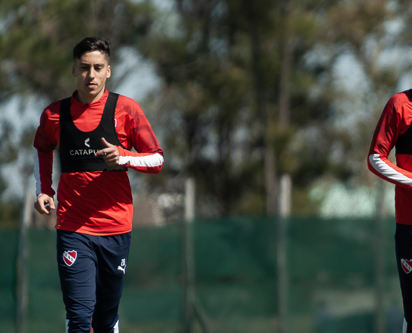 Nicolas Del Priore en Estudiantes de Buenos Aires tampoco tuvo mucho rodaje:

- 167 minutos jugados
- 7 suplentes
- 3 titular 
- 2 amarillas  

En Villa Dalmine
- 18 partidos 
- 17 como titular
- 1539 minutos 
- 1 gol.

Un "5" con despliegue y buen toque. Llega mucho al area.