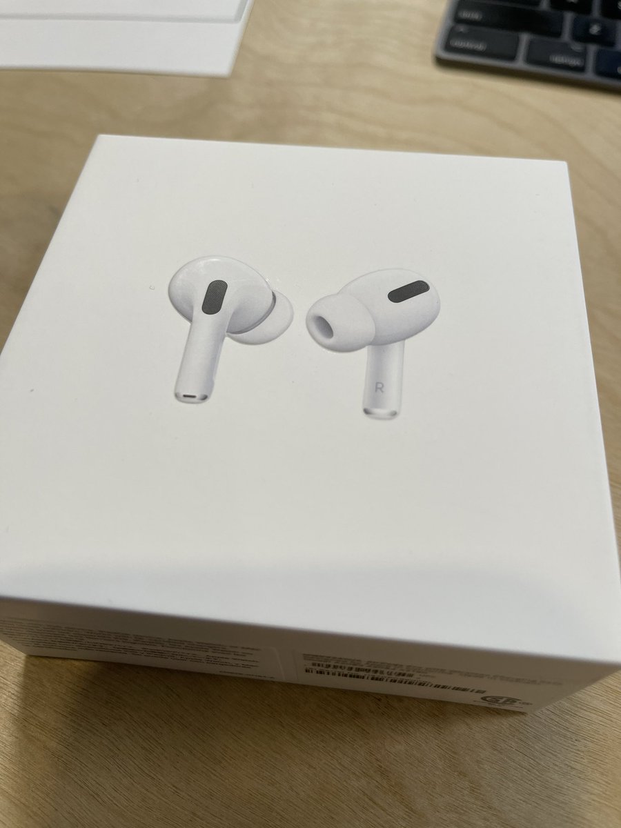 vAVF925's tweet photo. Not sure how I got this far in life without a pair of these bad boys #badass #AirPodPros #killertone https://t.co/mRHinqZBzP