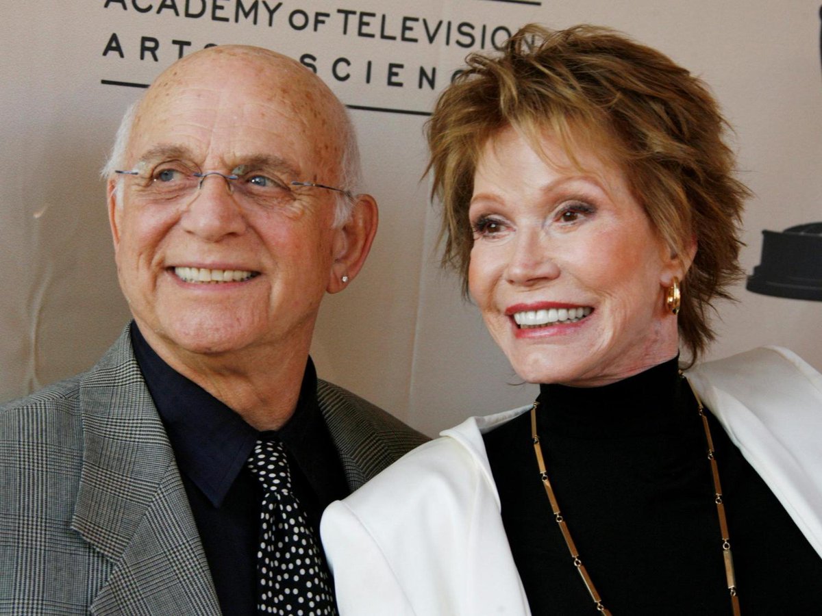 Gavin MacLeod, star of 'Love Boat' and 'Mary Tyler Moore', dies at 90