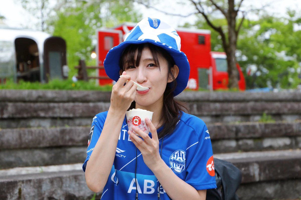 aya888m's tweet photo. おはようございます🥰
今日はモンテのホームゲーム📣
14:00 SC相模原戦です!
場外ステージは
12:15 山形殺陣乃会 紅蓮羽
12:45 MPF CHEER
13:00 パフォーマーたつみ
のみなさんが登場!
山形・宮城物産市も開催です♡
📷@shimamorio
#NDスタを味わい尽くそう #enaQ #氷菓けずりいちご #montedio https://t.co/aDnG4zlQkb