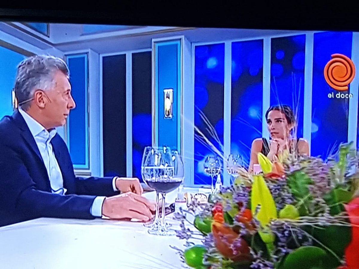 laurmachado's tweet photo. "Hay que ganar la elección y poner el país en marcha" @mauriciomacri en #MacriConJuana https://t.co/u5BkZcjoif
