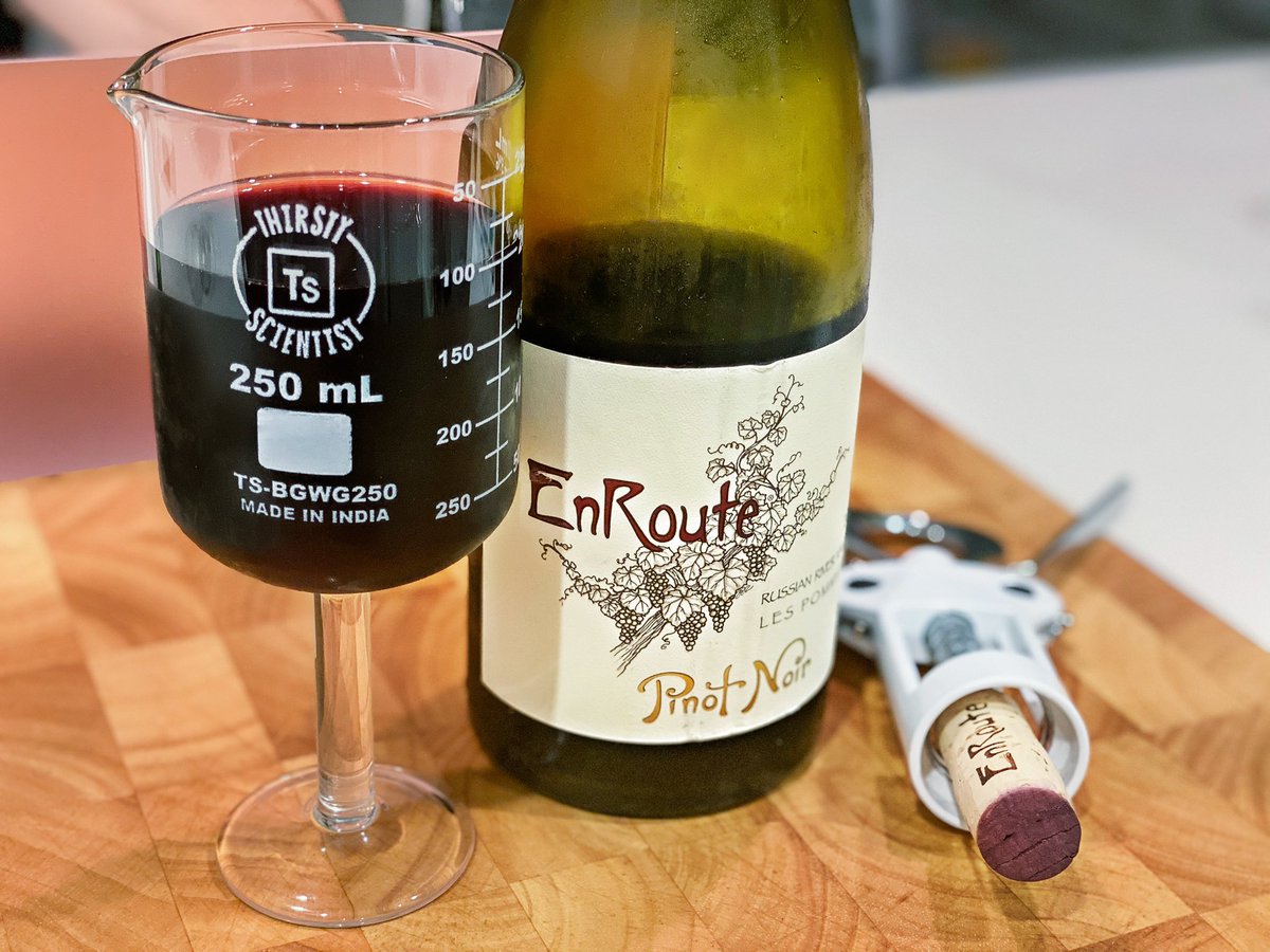 ThirstySci's tweet image. When you know, Pinot 🍷 
( 📸: Tipsy + @EnRouteWine ) 
*Please drink responsibly*
#wine #science #wineoclock #pinotnoir #wino #pinot #vino