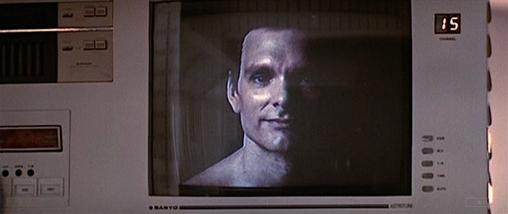 Happy Birthday to Keir Dullea who turns 85 today! Name the movie of this shot. 5 min to answer! 