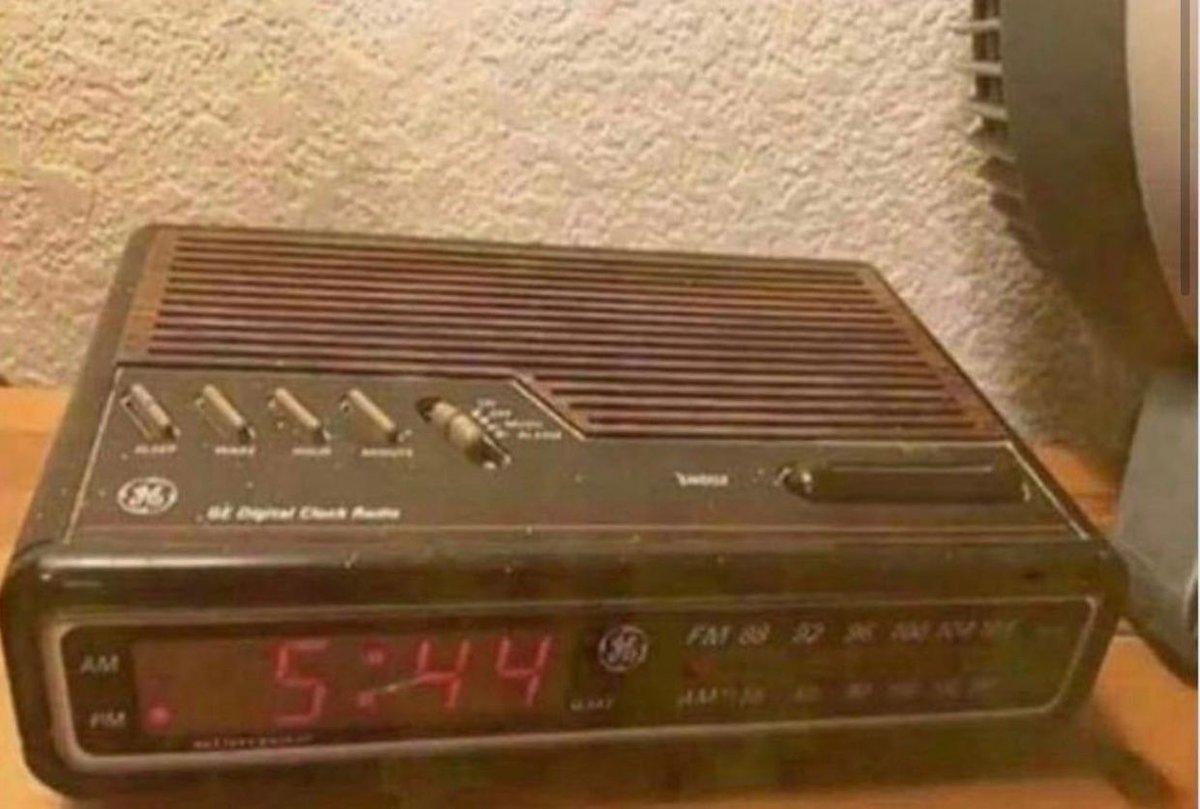 CauseWereGuys's tweet photo. Who’s parents had an alarm clock like this? https://t.co/vf6iDQyaNX