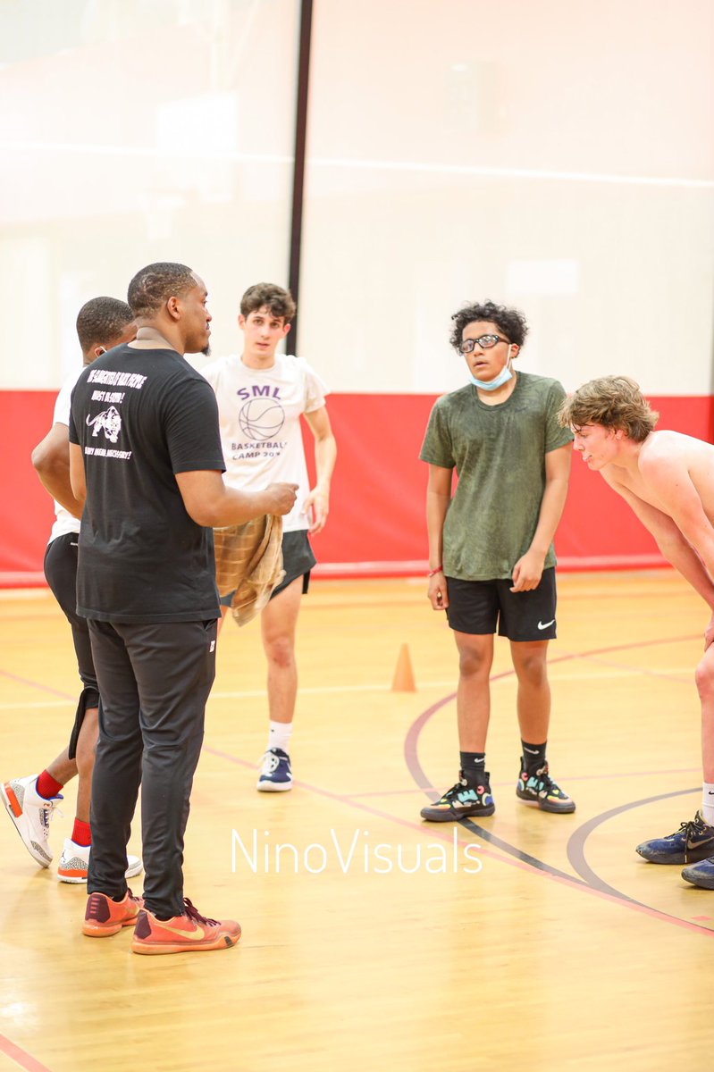 dmoore_24's tweet photo. That grind will pay off. S/O @NinoVisuals on the 📷 https://t.co/DVGWAPuoHa