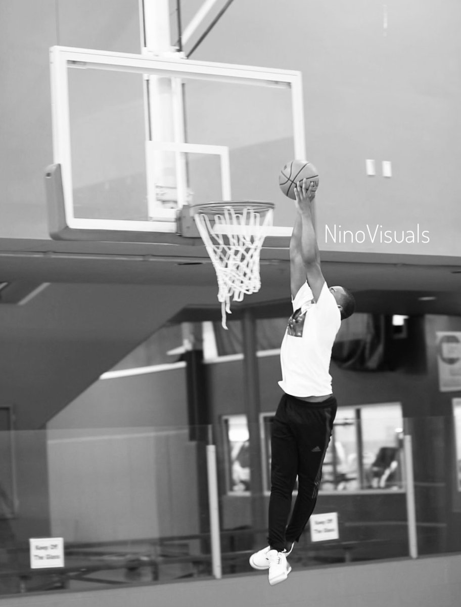 dmoore_24's tweet photo. That grind will pay off. S/O @NinoVisuals on the 📷 https://t.co/DVGWAPuoHa