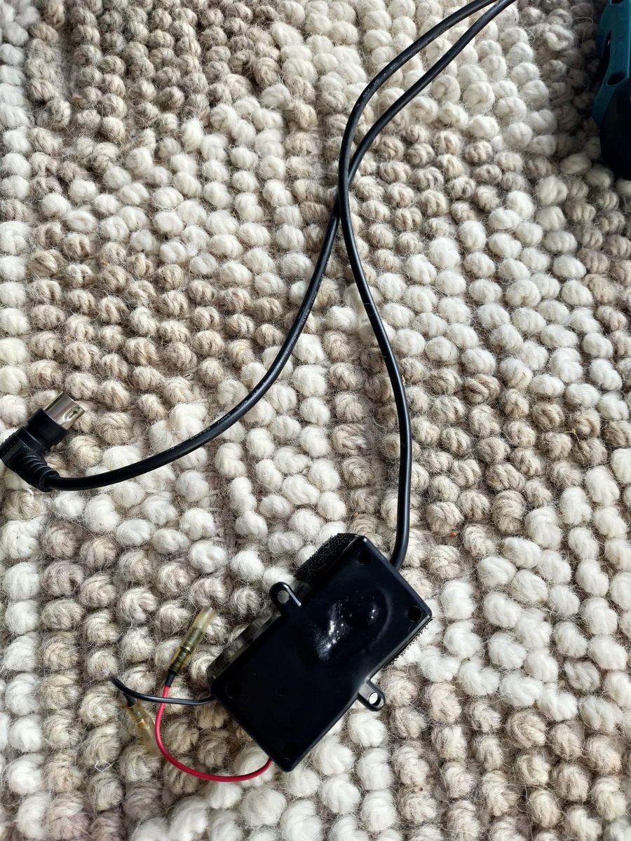 mathuraditi's tweet photo. @Natuzzi Please help! We are based in Hong Kong. The electrical recliner in our beloved leather sofa broke down and @natuzzi in HK hasn’t been able to source a replacement part. Sofa was bought in 2013 at your Tottenham Court Road branch in London. https://t.co/QC0YMOpkcw