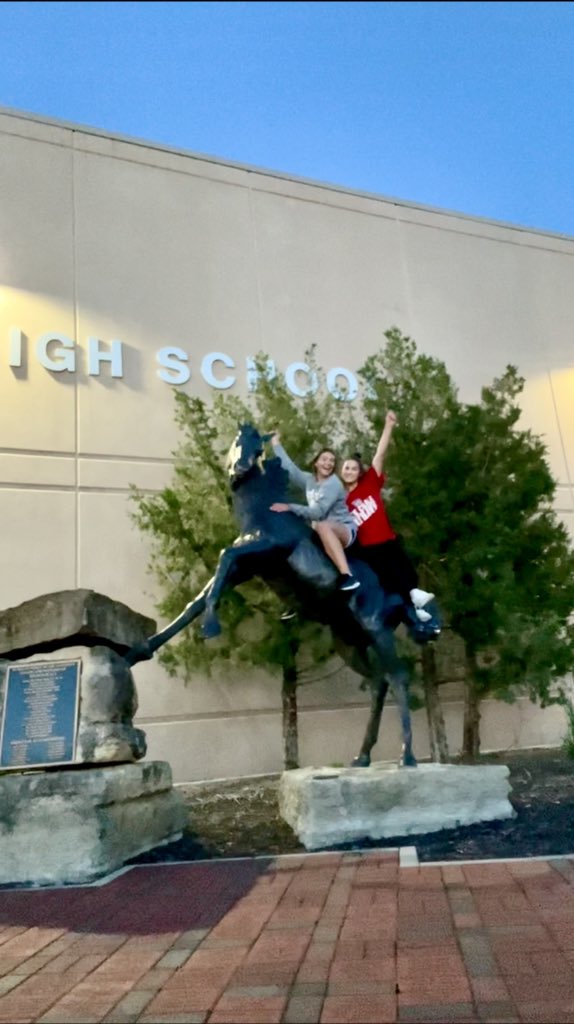 meredithgtodd's tweet photo. don’t worry guys we didn’t forget the traditional pic on the bronco #peaceoutsh https://t.co/dyv1vAJM14