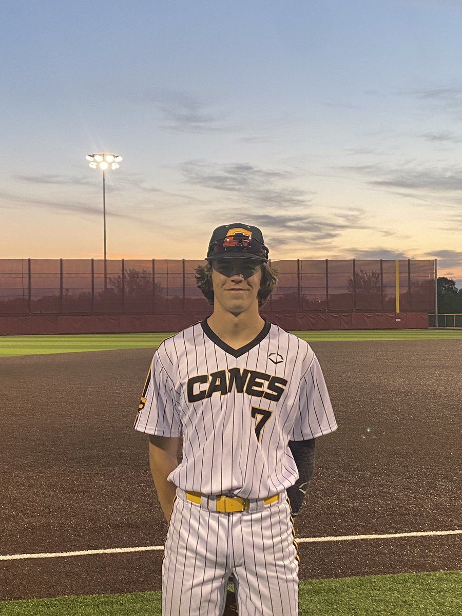 FiveToolTexas's tweet image. F: @TheCanesSW 2023 Wallace 15, UBC 16U Tovar 3
PoG: @cooperhuffman6 2-3, 3B, 3 RBI, 3R, BB
Notable: Trey Price 2-3, 2B, 2 RBI, 3R, BB
@CameronHarvath 2-3, 2B, 2 RBI, R