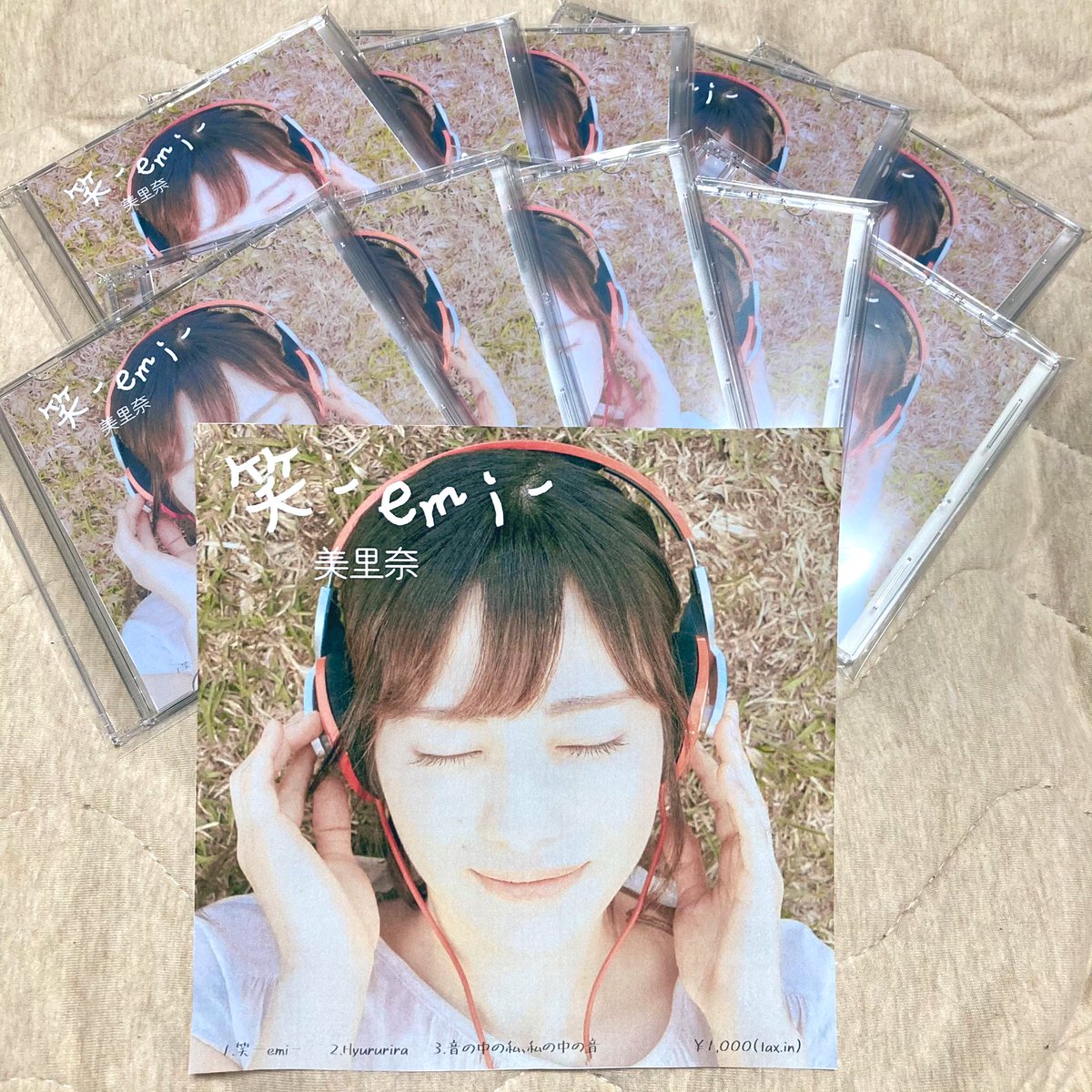 Mirina_0523's tweet photo. 3rdシングル、完成しましたー😳💐！
今日の熊本に連れてゆきますっ(*´꒳`*)
今回のCDづくりの想いとか、
またゆっくり書きたいと思います🙏
とにかく素晴らしい出来なので、
1人でも多くの方に聴いてほしいです🍀
・
ではいざ、出陣ーーー🏯！！！ https://t.co/BwEy0QCoaA