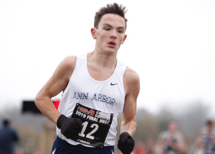 Hobbs Kessler just ran the fastest 1500m in high school history.

3:34.36

Not even a collegiate runner has run this fast. The collegiate record is, 3:34.68.

This is insane.