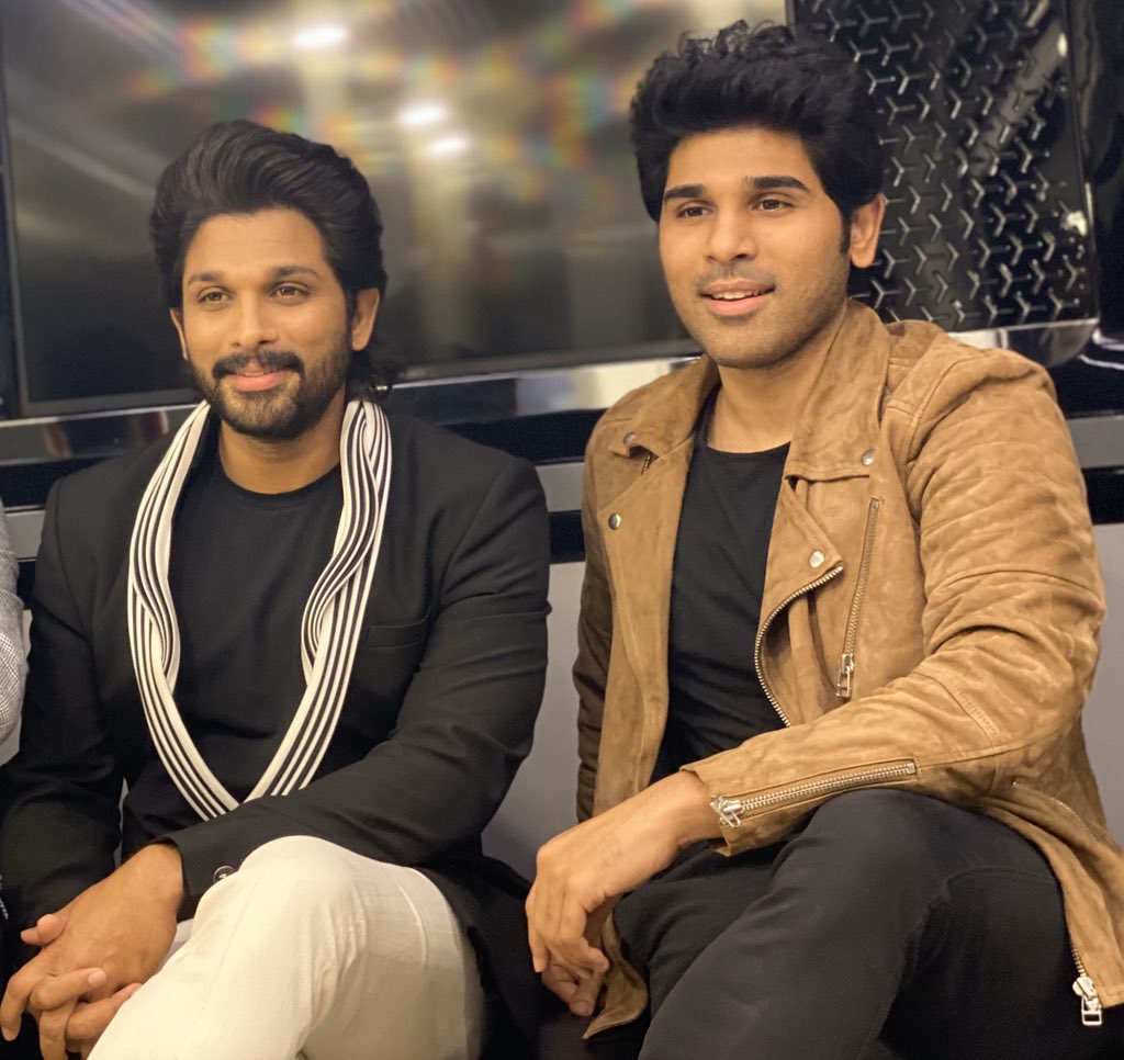 AlluArjunHolic's tweet photo. @alluarjun @AlluSirish Happy Birthday @AlluSirish gaaru❤️

Wishing you a BB success in upcoming movies💥

All the best for #Sirish6 https://t.co/aRpbG2bFVK