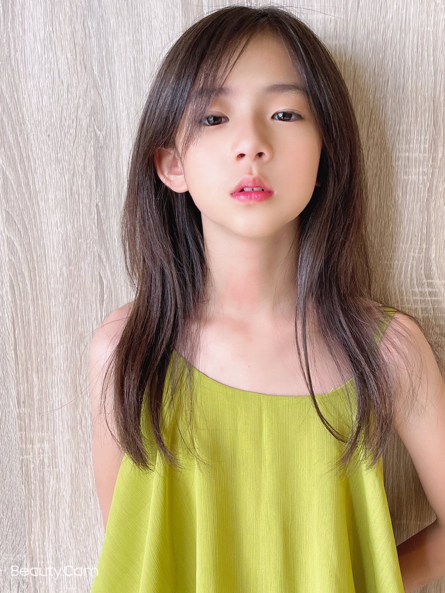 LivChen8's tweet photo. 拍臭臉

#iphonepro12
#iphone
#女孩
#可愛
#cutiepatootie
#女
#美圖秀秀
#10yearoldgirl 
#台灣女孩
#10歲
#gril
#美顏相機
#コーディネート
#오오티디
#mydaughter https://t.co/dDIknG8klT