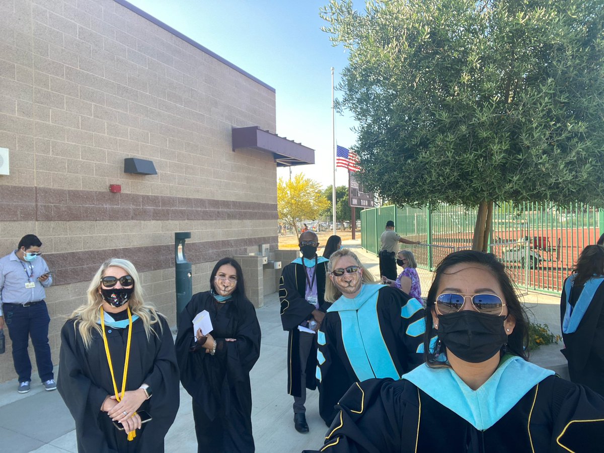 EddHorton's tweet photo. So Happy we could safely graduate in person. https://t.co/XR9dt7GKga
