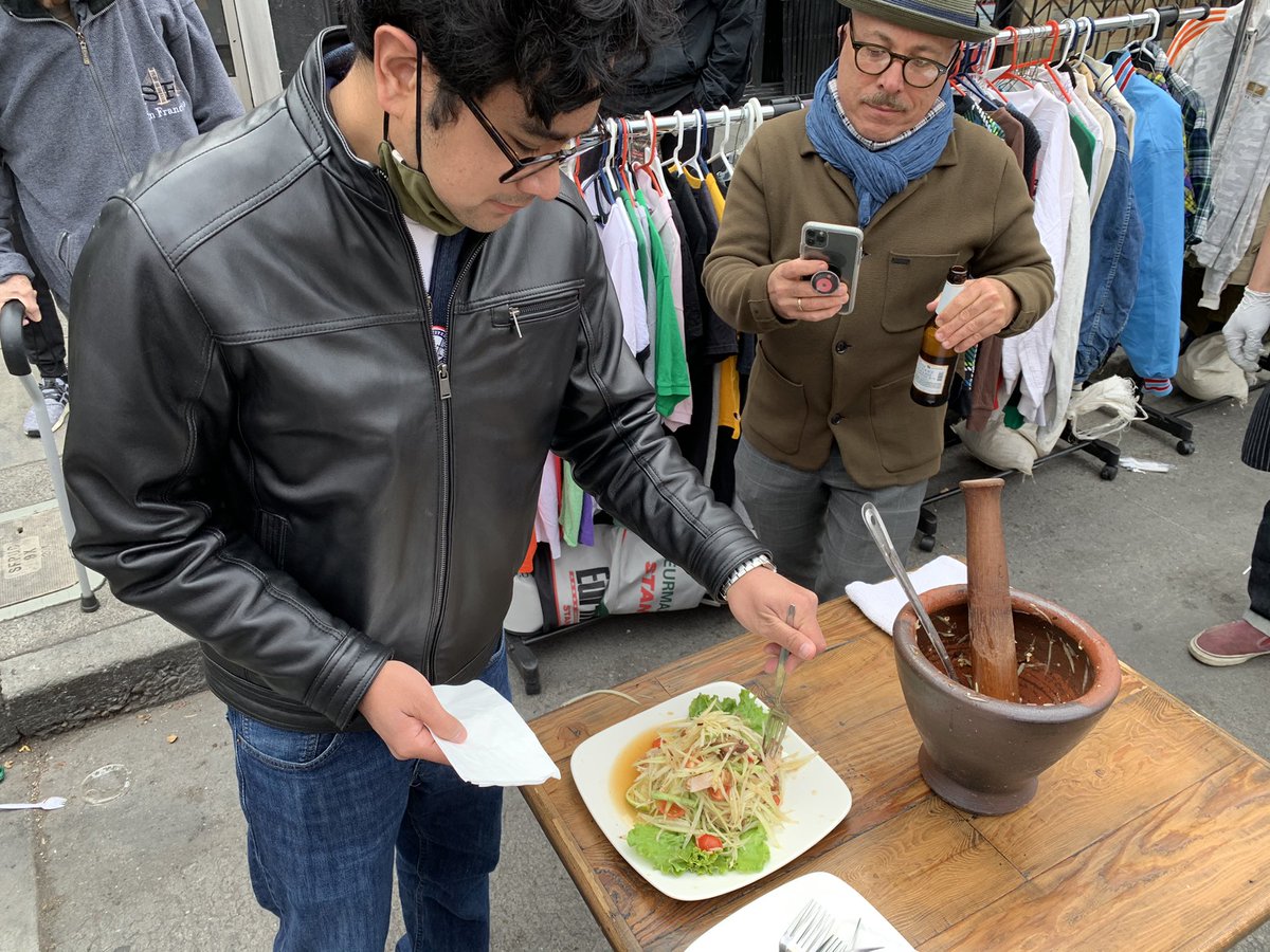 Bobakkabob37's tweet photo. Then, our crew made our way down Larkin St and got treated to some beers and a demonstration on the proper way to make Papaya salad from Chef Pinyo of #LapatsThaiNoodleBar, @vaskiniris introduced us and we made new friends! 

Definitely coming back here 🤤

#SmallBizChallenge https://t.co/bGb1HtOLMG