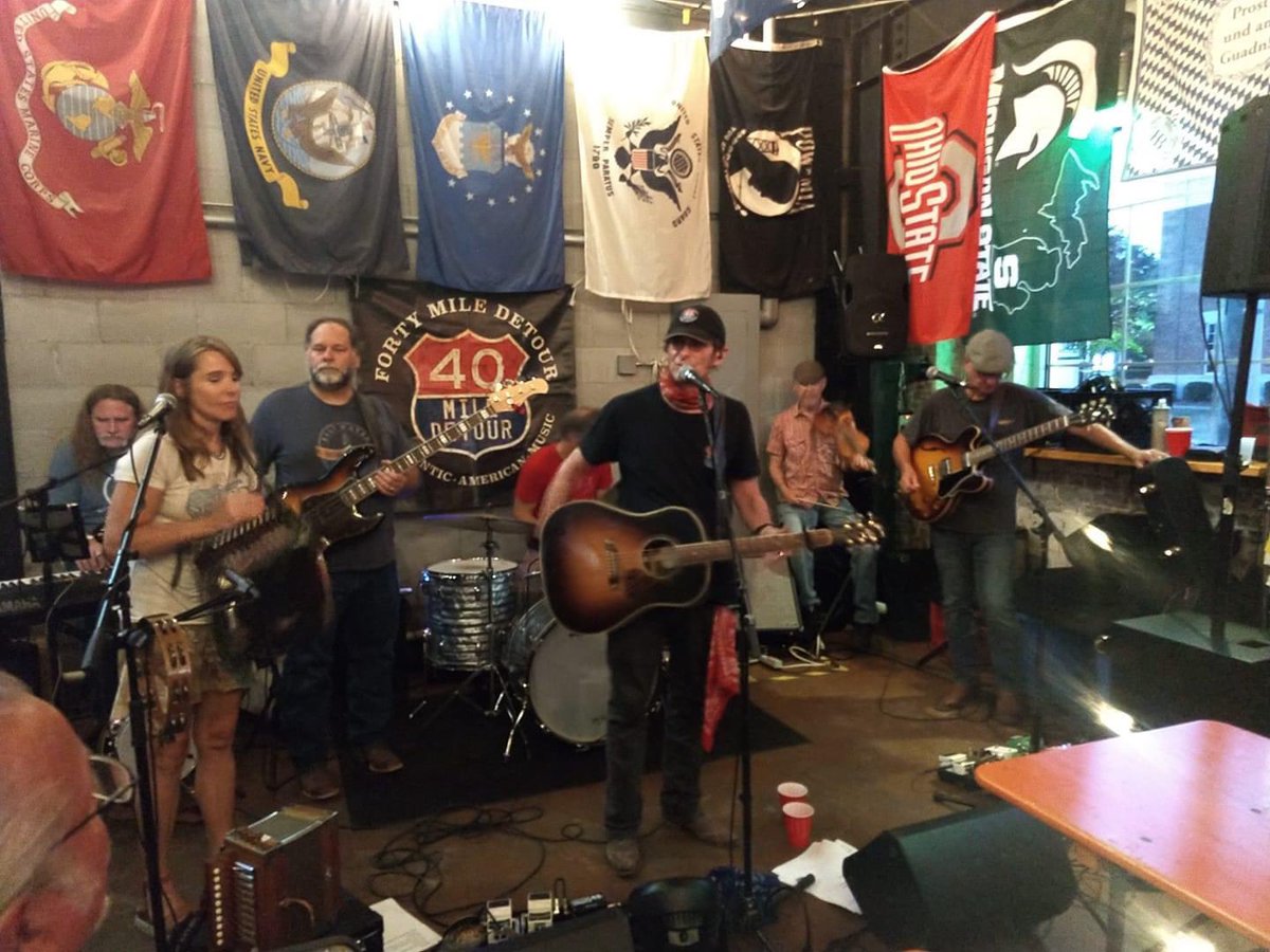 Fun show last night at <a href="/OakRoadBrewery/">Oak Road Brewery</a> ......  thanks to the Oak Road crew for hosting us and all our “40 Milers” that stopped by to check out the show!  .
.
. #americanamusic #charlestonlivemusic #singersongwriter
#originalmusic
#guitar #fiddle #drums
#bassguitar
#fiddle
#Beer