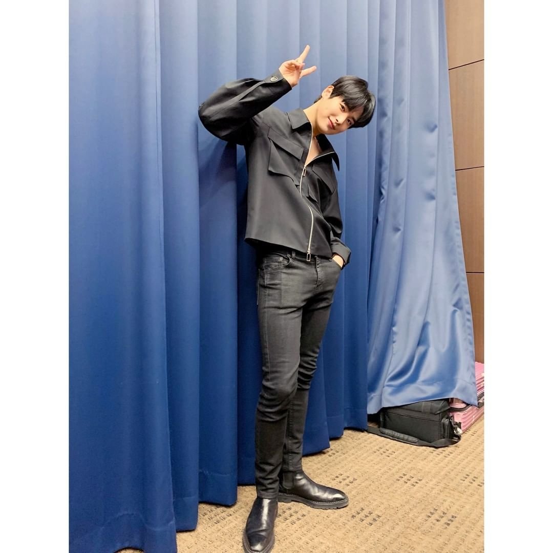 _retzel's tweet photo. 보조개 뾱 https://t.co/cxZc5R6peG