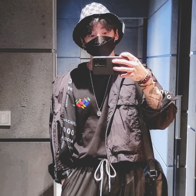 moonbbyy's tweet photo. i live here now https://t.co/2rtaIYxbks