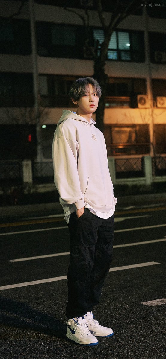 selenophiloeys's tweet photo. We love you so much. I'll stay by your side more than ever.

#weloveyouchanyeol https://t.co/jshPcK7OiO