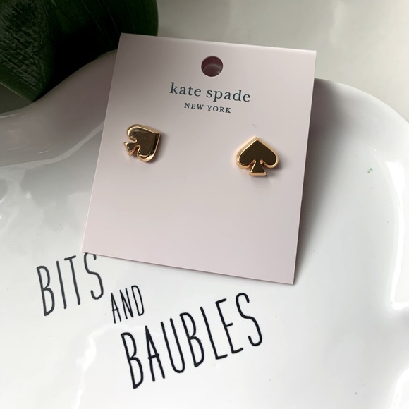SarahLouisas's tweet photo. So good I had to share! Check out all the items I'm loving on @Poshmarkapp #poshmark #fashion #style #shopmycloset #katespade #blueberry: https://t.co/wt9LPMx2lP https://t.co/Rcmx6gj510