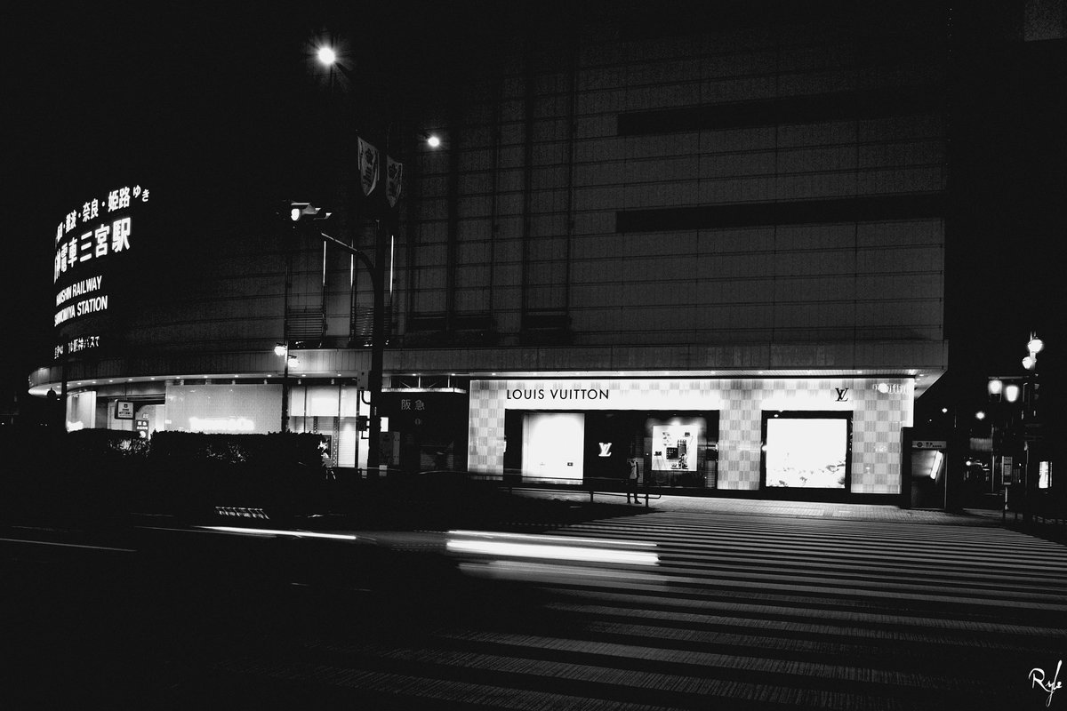 jwryle's tweet photo. LV
#ricoh #ricohgr3 #ricohgriii #gr3
#snap #snaps #snapshot
#street #streetphotography
#streetsnap #instasnap
#写真好きな人と繋がりたい
#ファインダー越しの私の世界
#luisvuitton #ルイヴィトン #루이비통
#bw #bwphoto #bwphoto
#白黒 #白黒写真 https://t.co/8i08x6FJKF