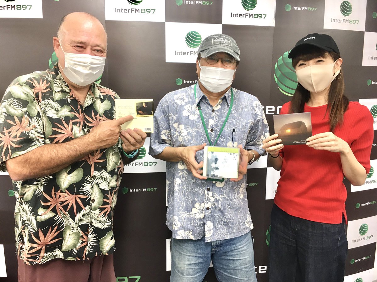 InterFM897_Lazy's tweet photo. Americaのジェリー・ベックリーさん @americaband とVIVID SOUNDのKaz Sakamoto @kiloq23 さん、ありがとうございました✨✨

ジェリー・ベックリーさんのベストアルバム『Keeping The Light On - The Best of Gerry Beckley』ぜひチェックしてください😉↓

https://t.co/GFJya3lDcc

#lazy897 https://t.co/PjU1O2hLPV