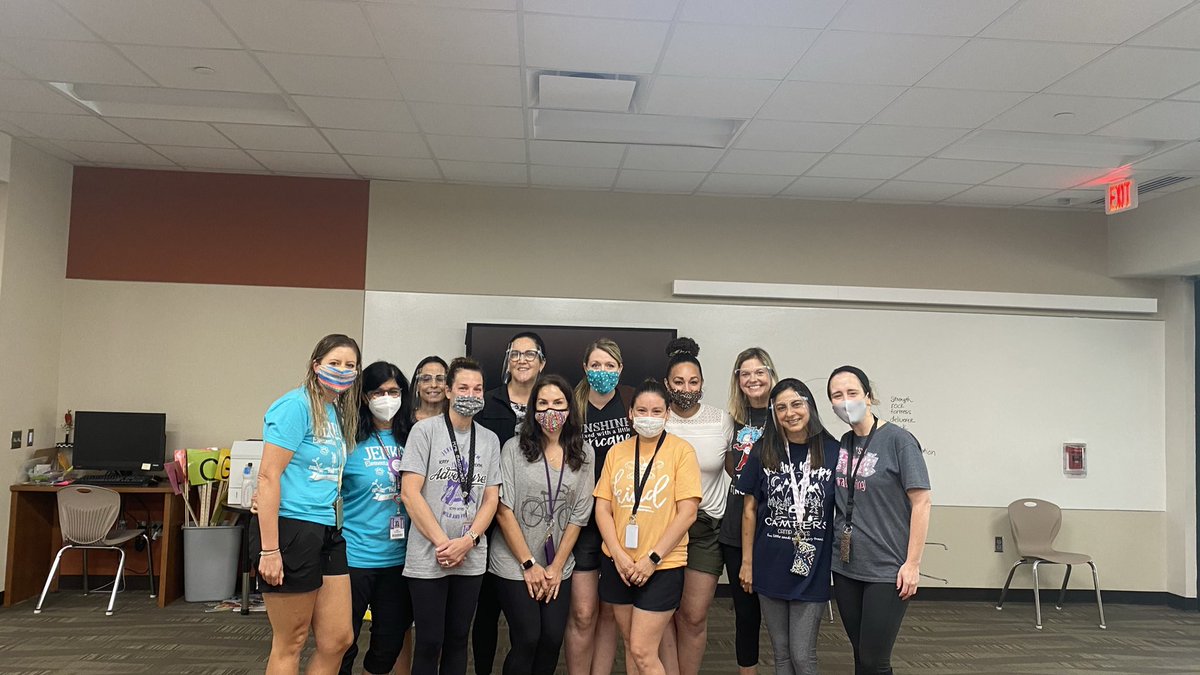 End of the year picture! #Thatsawrap <a href="/MJEjags/">Jenks Elementary</a>