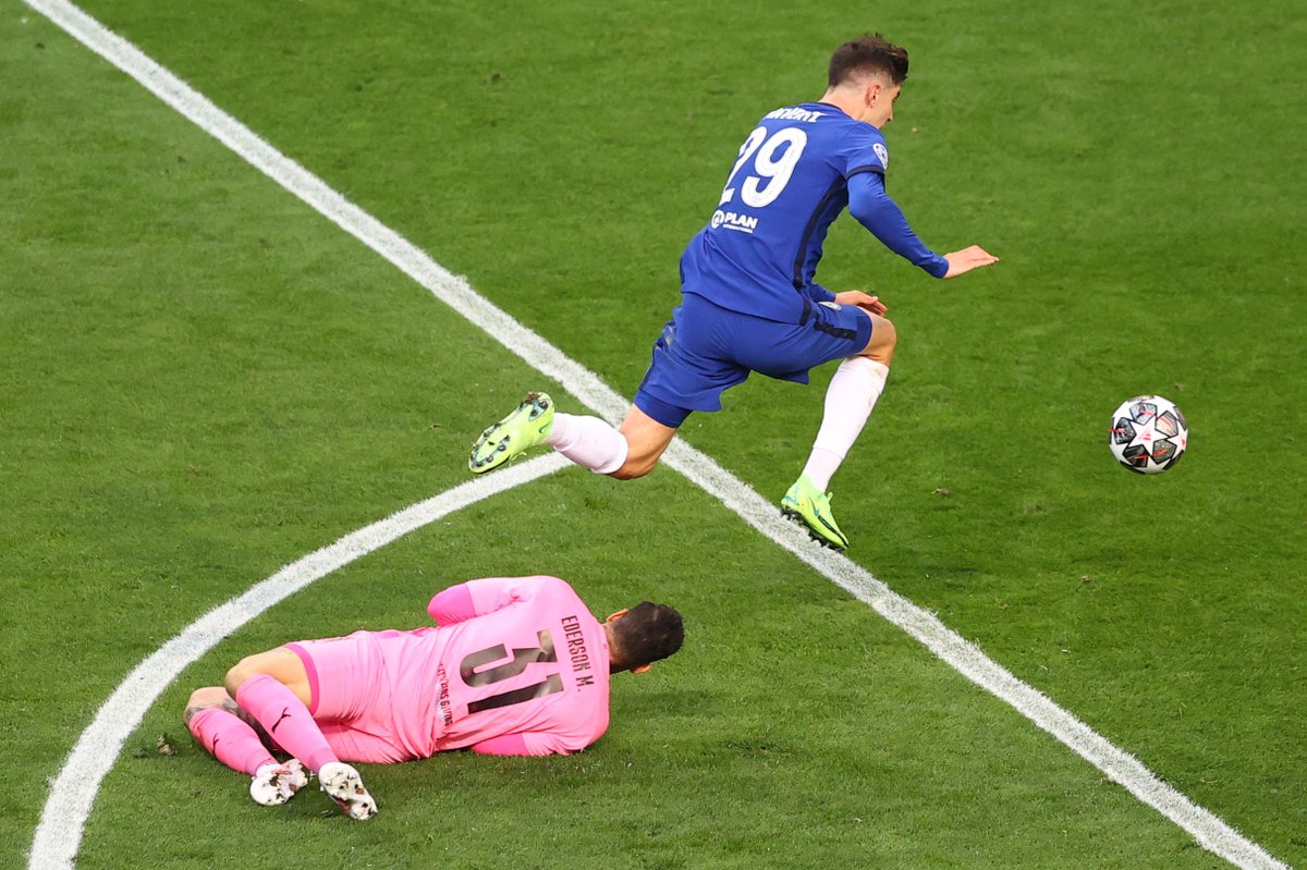 🔵 Iconic Chelsea Champions League moments...

⚽️2⃣0⃣1⃣2⃣ Fernando Torres
⚽️2⃣0⃣2⃣1⃣ Kai Havertz

#UCL | #UCLfinal