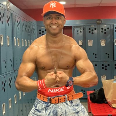 DarrylElliott8's tweet photo. #NewProfilePic https://t.co/DpIzsl7zD3