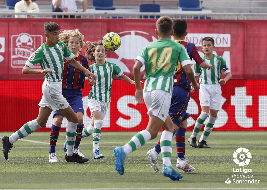 RBetisCantera's tweet photo. 🏆 Semifinales de #LaLigaPromises
🆚 #RBBalevínA 0-2 FC Barcelona
¡Cabeza muy alta, chicos! 👏
#CanteraBetis https://t.co/KHyastXv1q
