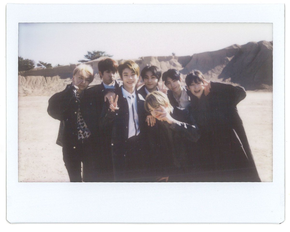 sunlighthyuck00's tweet photo. Even it's been 6 months, time goes by so fast Enhypen that I know you and I love you so much🥰❤💕🌌

6 MONTHS WITH ENHYPEN ❤
#Our6MonthsLoveENHYPEN #ENHYPEN   @ENHYPEN @ENHYPEN_members https://t.co/VhDSvpulob