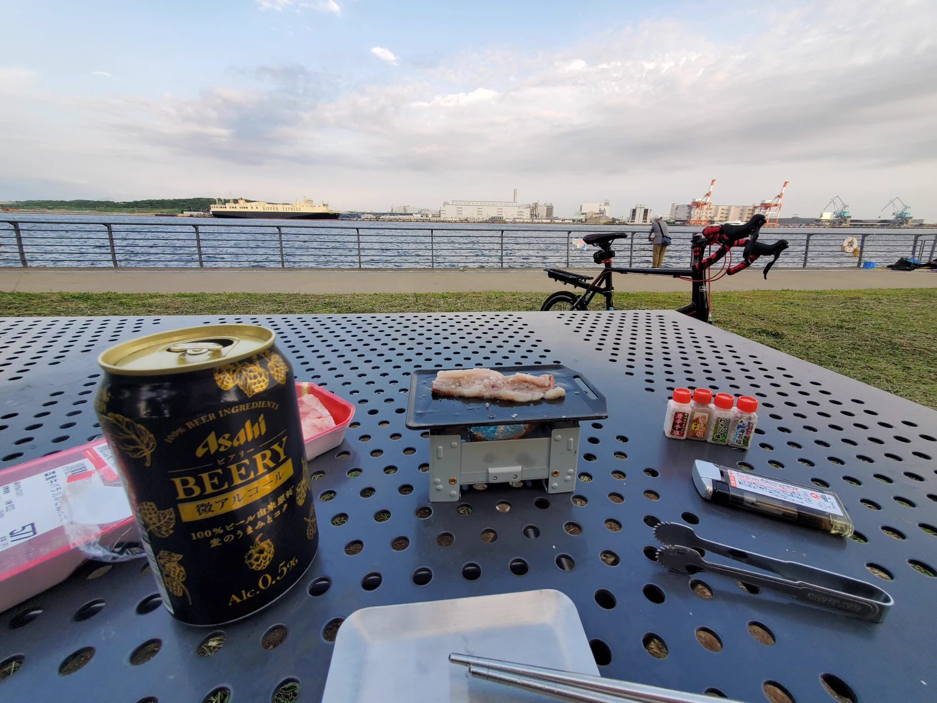 これでいつでも対応可能？半額カルビに対応できる携帯型カルビ迎撃システムwww