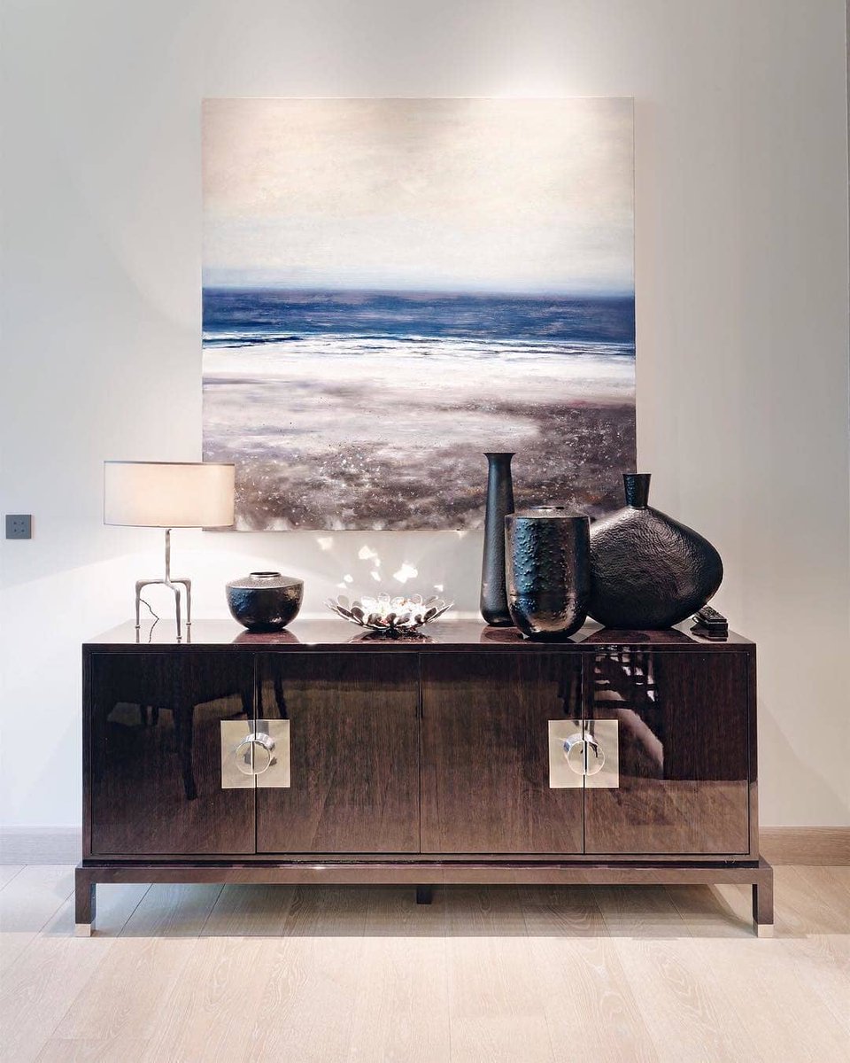 iHomesLondon's tweet photo. Each room in the @GalliardHomes Chilterns Development is uniquely designed by @rabih_hage_studio; we had the pleasure of working alongside them installing audio systems, lighting systems, private cinema and gym space. Luxury living and home automation at its finest!
#interiors https://t.co/qa0NxWOtEW