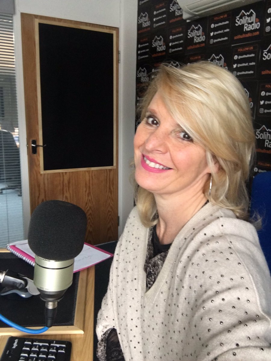 leighmusicangel's tweet photo. No #ArtsAndEntertainmentShow today 🎤
Join me+ guests inc - Des Tong of @sadcafe2012
@BethanWynDavies #singersongwriter
#DonMaclean #Actor #Comedian 
KeithSmart of #Wizard fame  and 
@robemery #Conductor #musician this #June @solihull_radio 
#SundaysFrom4
https://t.co/Gou8ij8vmr https://t.co/Rif6SLjtc4