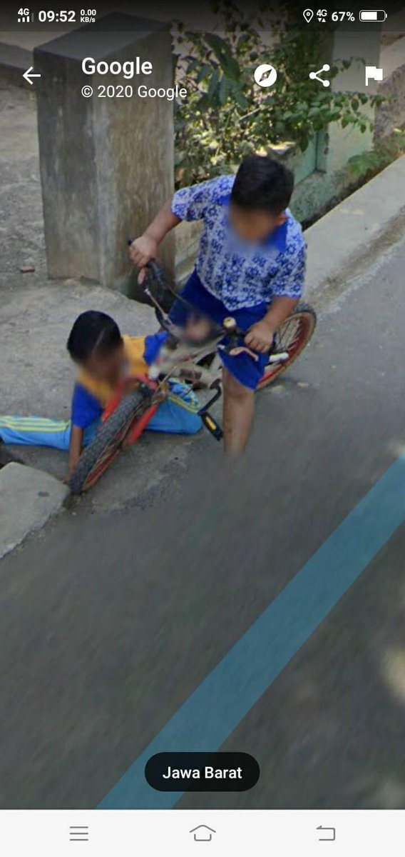 danangeeks's tweet image. pesepeda makin meresahkan, kini menyerang pejalan kaki