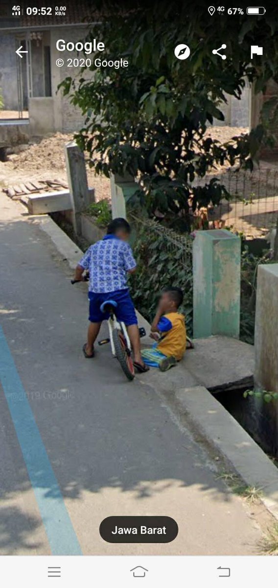 danangeeks's tweet image. pesepeda makin meresahkan, kini menyerang pejalan kaki