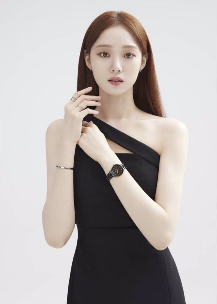 sassyjeons's tweet photo. @MaisarahMahmud yes, bae suzy lawa. tapi lee sung kyung 😭😭😭😭🔥🔥🔥 https://t.co/uuJrE2c4dj