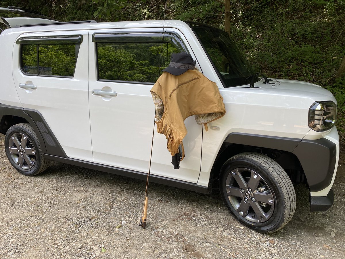 フライングダイゴロー V Twitter 我が家の釣り車も同車種 色違い 嫁さん運転 です 光栄です